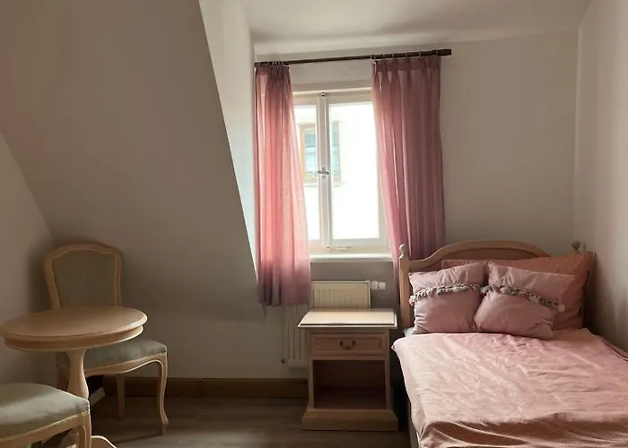 Fuer Personal Im Hotelgewerbe, Monteure, Auszubildende Und Arbeiter ホームステイ